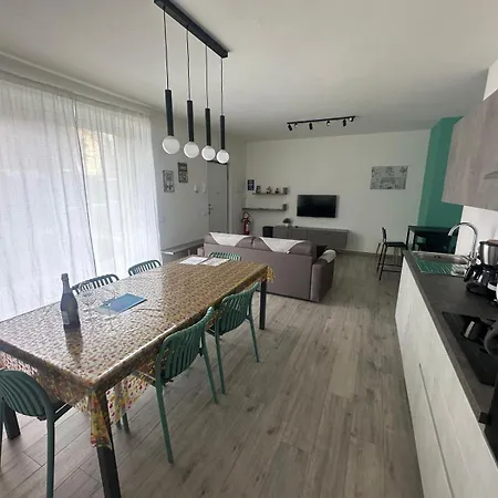 House Adriano Aquarama One Bedroom *