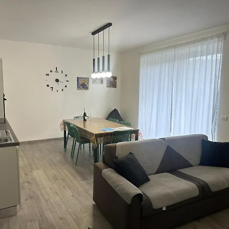 House Adriano Aquarama One Bedroom *