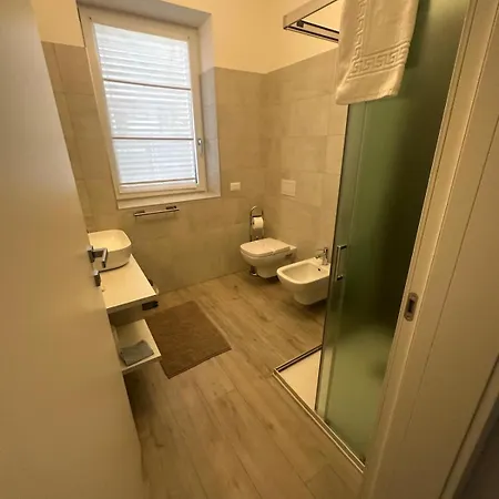 House Adriano Aquarama One Bedroom Appartamento Colico